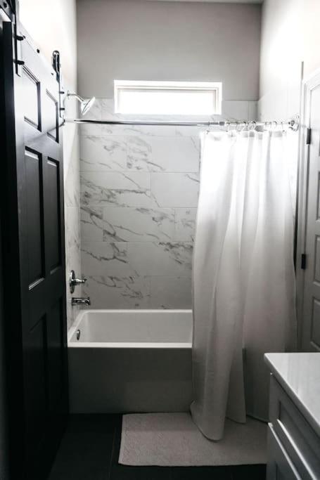 New Luxury Townhome Youngsville エクステリア 写真