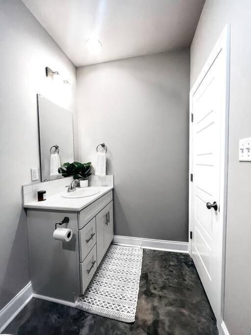 New Luxury Townhome Youngsville エクステリア 写真