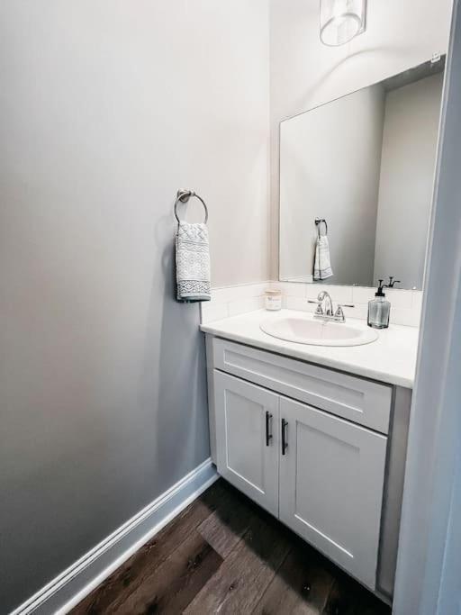 New Luxury Townhome Youngsville エクステリア 写真