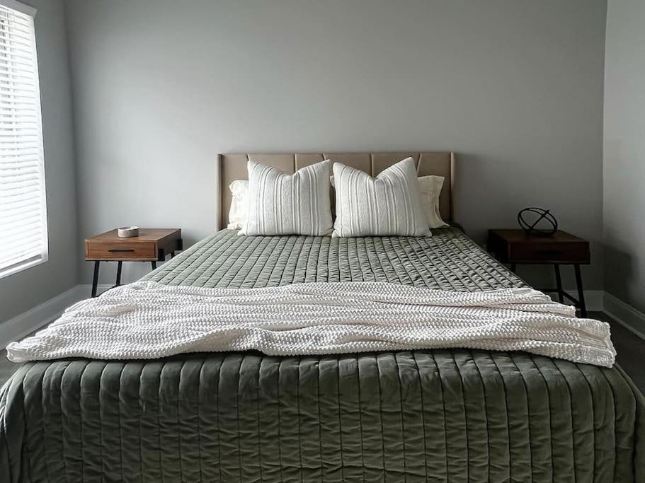 New Luxury Townhome Youngsville エクステリア 写真