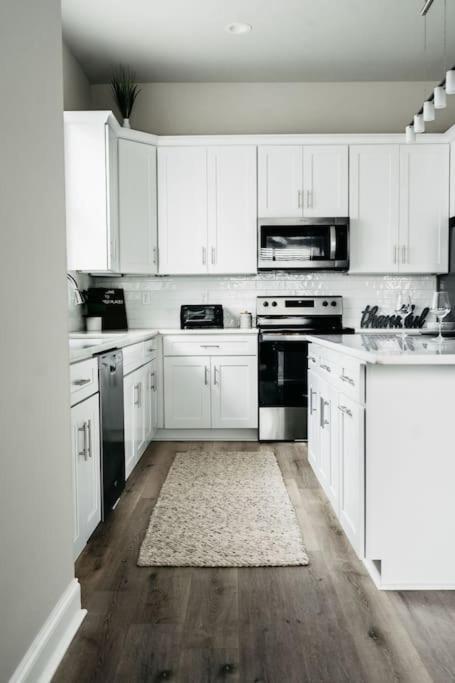 New Luxury Townhome Youngsville エクステリア 写真
